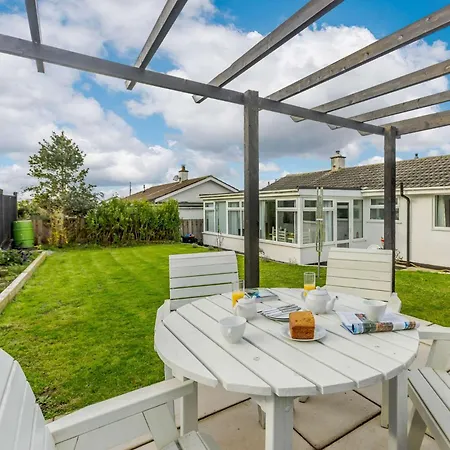 2 Bed In 90312 Bude
